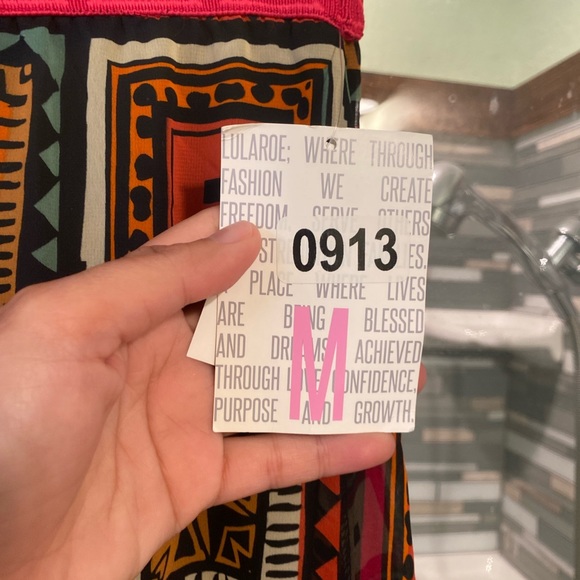 Lula Roe printed LOLA skirt - VINTAGE look - Picture 4 of 7